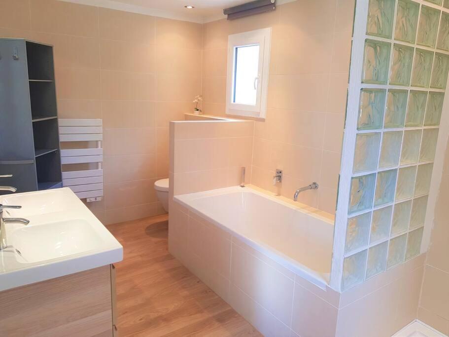 Superbe Dans Provencale Piscine Et Jardin Appartement