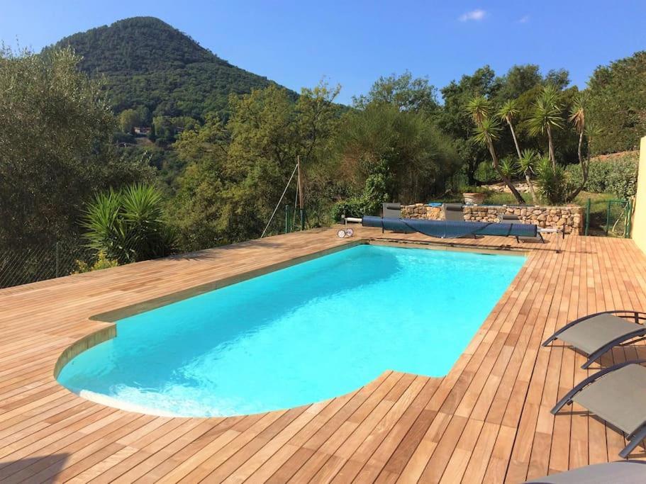 Superbe Dans Provencale Piscine Et Jardin *