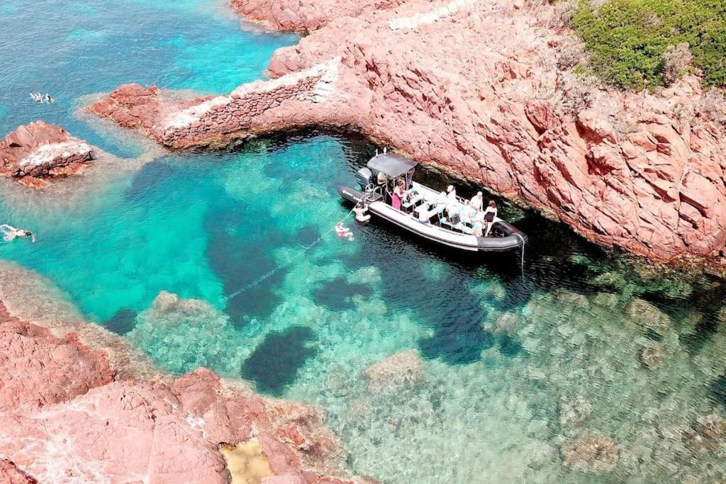 Superbe Dans Provencale Piscine Et Jardin * Frejus